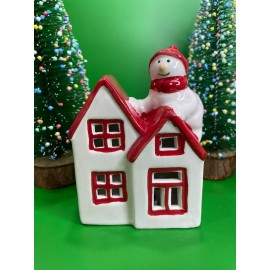 Կերամիկայից տնակ ձնեմարդուկով