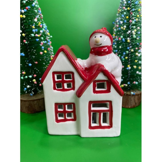 Կերամիկայից տնակ ձնեմարդուկով